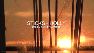 QUEENSNAKE - Sticks - Holly