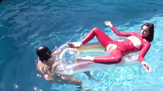 TheEnglishMansion - Pool Ride