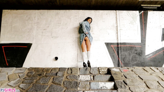 PJGIRLS - Lexi Dona Under The Bridge