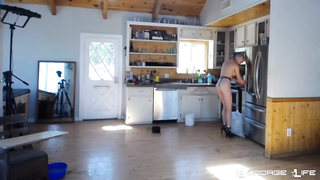 BondageLife	Rachel Greyhound - Housework