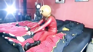 Absurdum Produktions	Die Maskenweiber scene 3