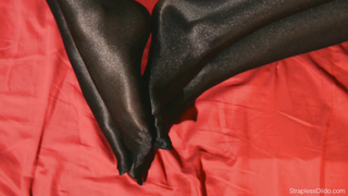 Straplezz - Romance in silky black pantyhose